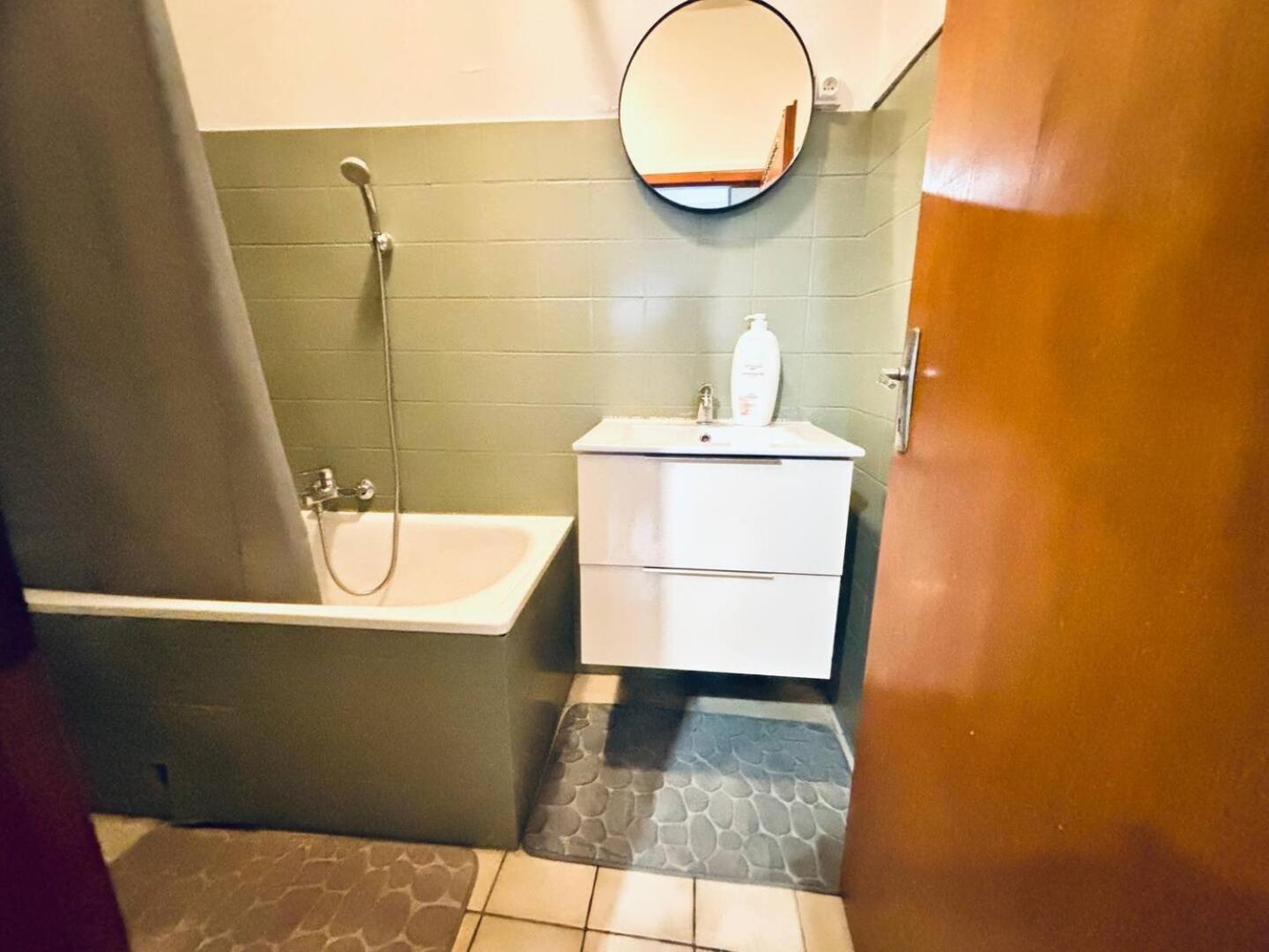 Apartamento Le Lorrain Wifi Un Sejour A Part Metz Exterior foto