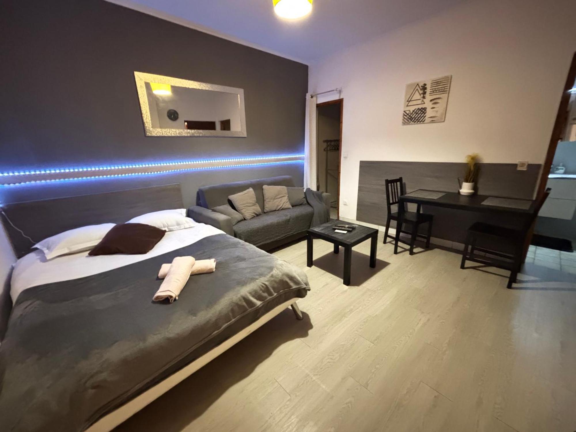 Apartamento Le Lorrain Wifi Un Sejour A Part Metz Exterior foto